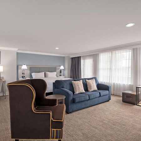 Hampton Inn & Suites Стэмфорд Экстерьер фото