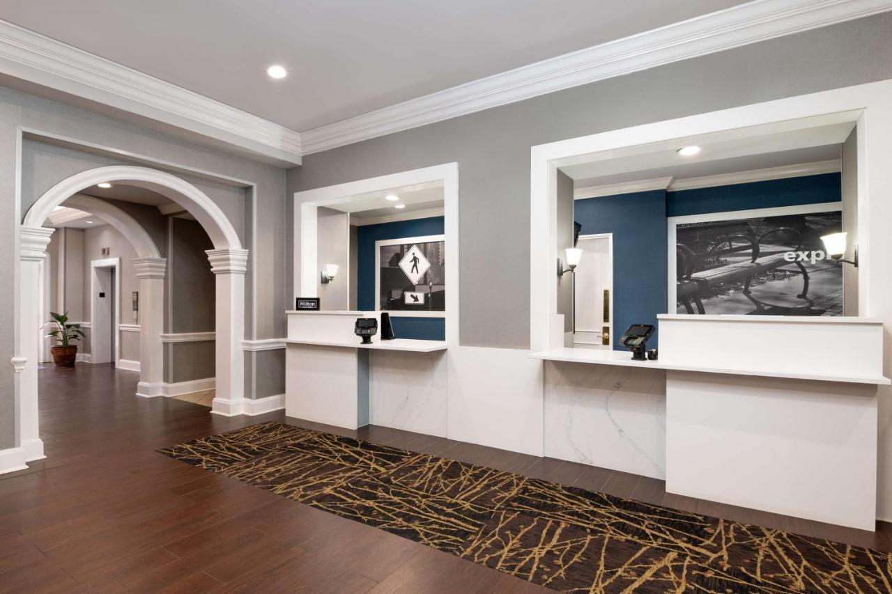 Hampton Inn & Suites Стэмфорд Экстерьер фото