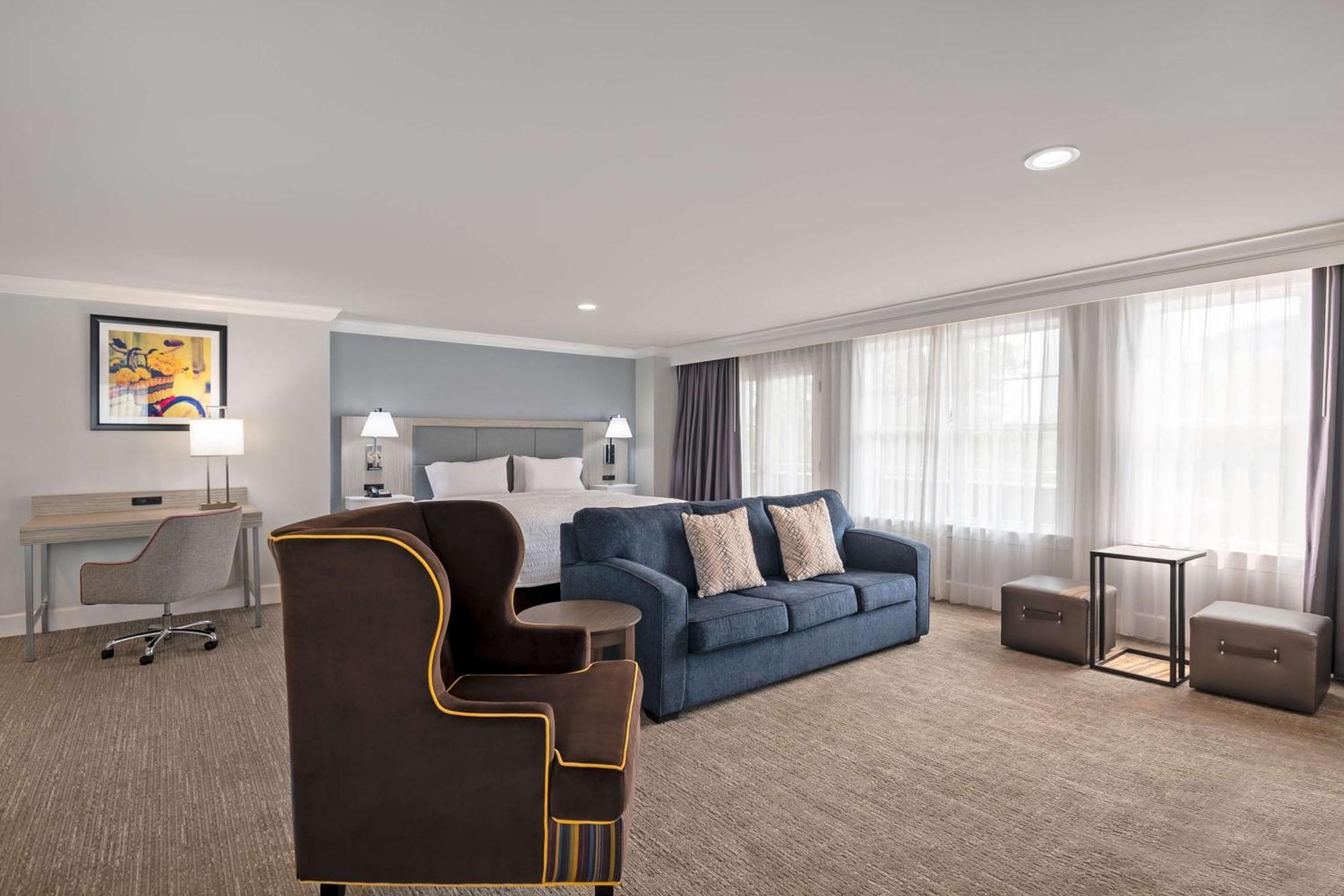 Hampton Inn & Suites Стэмфорд Экстерьер фото