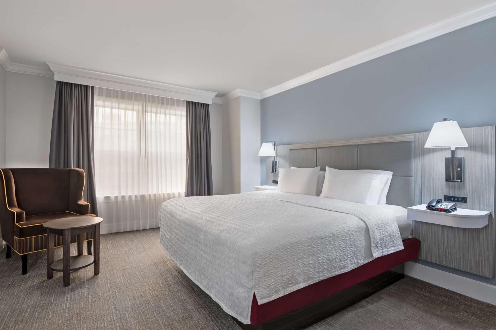 Hampton Inn & Suites Стэмфорд Экстерьер фото