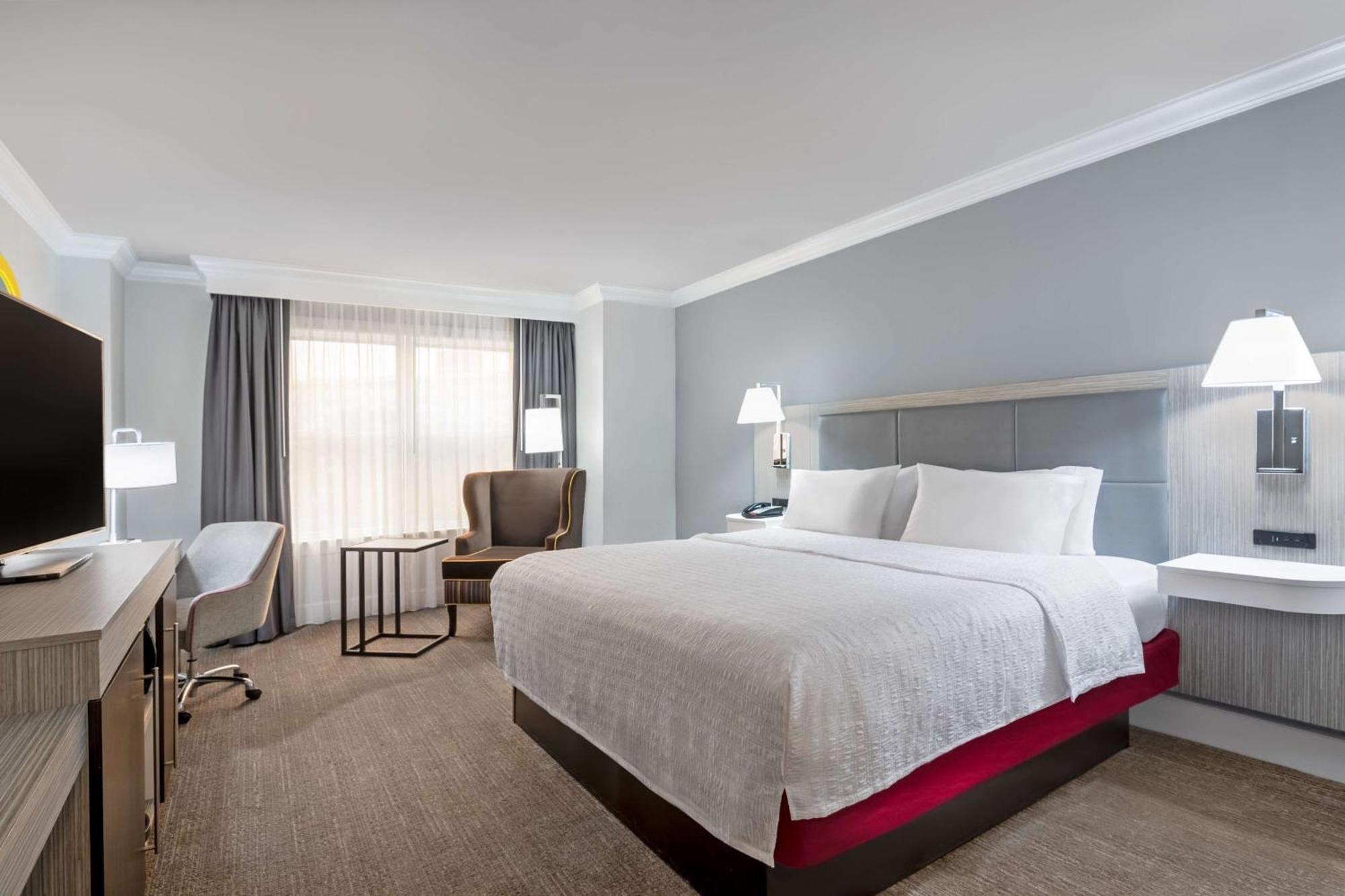 Hampton Inn & Suites Стэмфорд Экстерьер фото