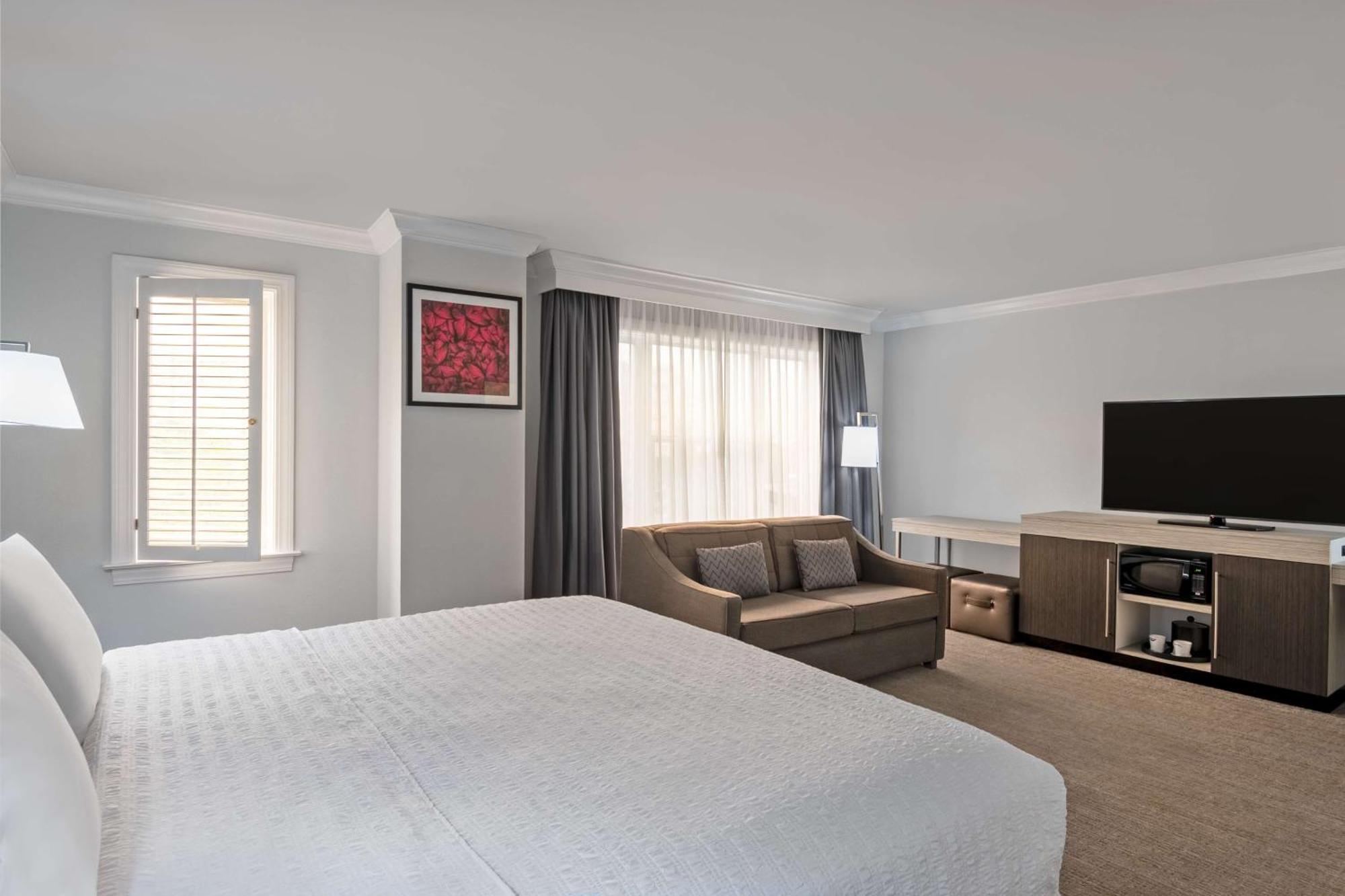 Hampton Inn & Suites Стэмфорд Экстерьер фото